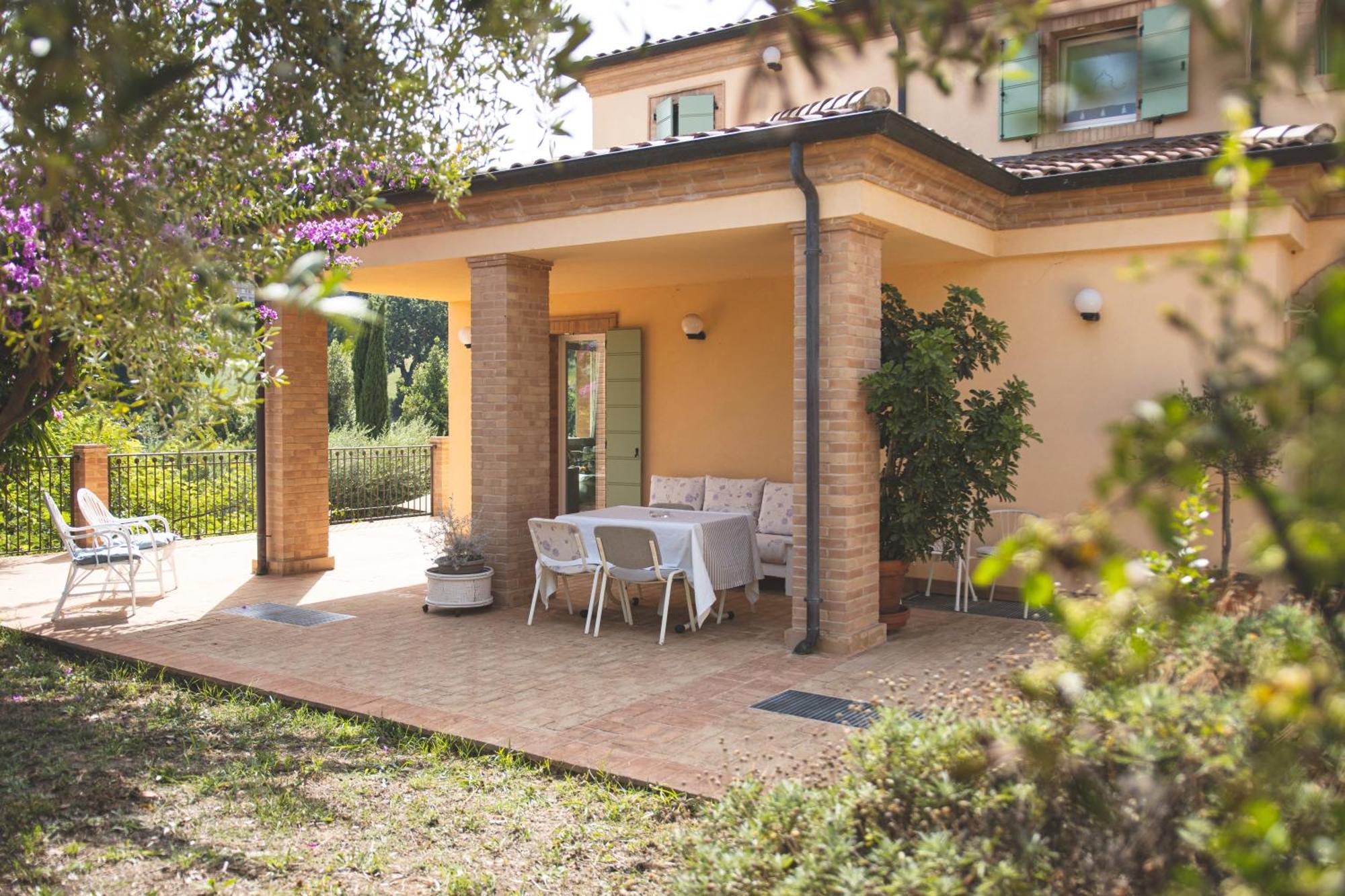 Villa Mariposa Чивитанова Марке Екстериор снимка